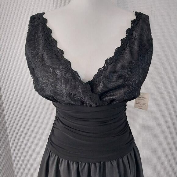 NWT! JESSICA HOWARD! LUXE BLACK LACE BODICE, FULL SKIRT MAXI DRESS! SZ 10 - Picture 3 of 9